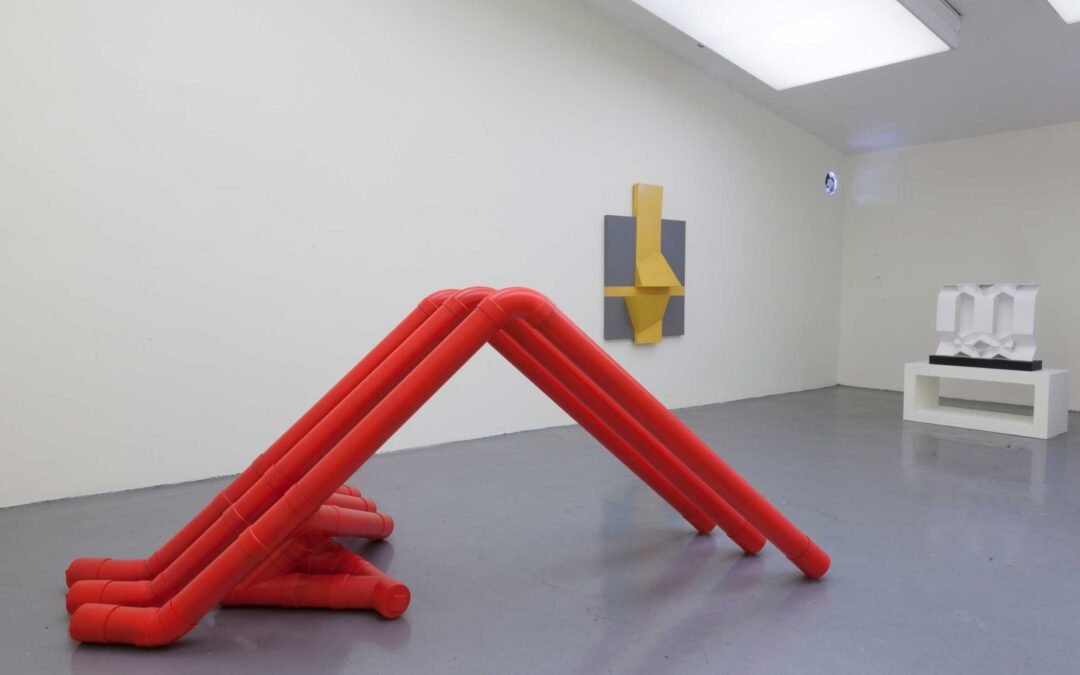 Entre el suelo y la pared